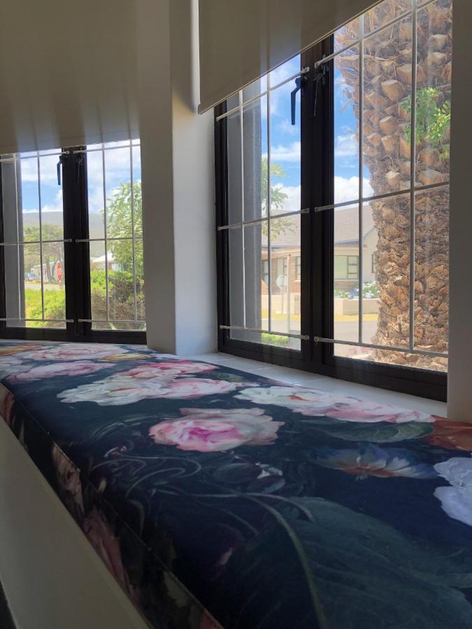 Villa Le Roc Kleinmond Accommodation エクステリア 写真